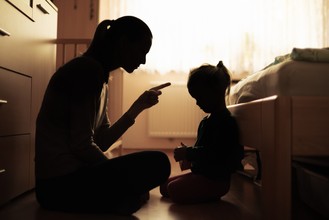 «Дети-саперы»: как формируются психотравмы у «удобных» детей