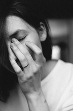 Как невыраженные эмоции влияют на нас и наше тело – объясняет психолог