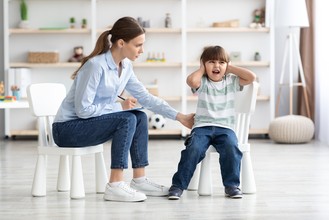 Как помочь родителю ребенка с СДВГ: роль семьи и психотерапии