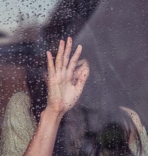 Виктимная позиция: почему людям нравится страдать?